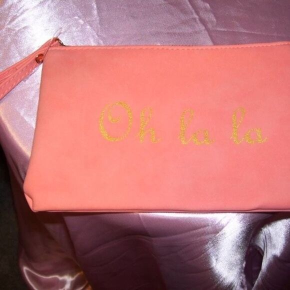 📦 OH OH LA LA melon color clutch/wristlet w/ gold lettering never - Picture 7 of 8